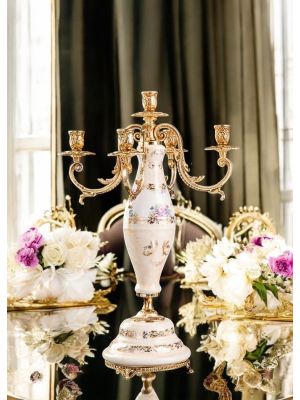 Candelabro 5 fiamme in ceramica superiore, con dettagli floreali ed oro, realizzato a mano.