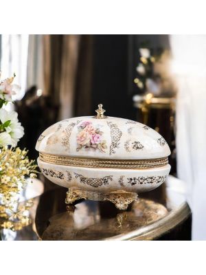 Scatola, elegante cofanetto portagioie in ceramica di pregio, con raffinati dettagli in oro.