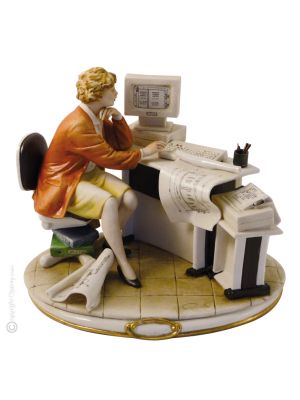 GEOMETRA Statuetta statuina figura porcellana Capodimonte fatto a mano Made in Italy