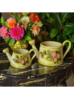 Set 2 annaffiatoi, decorazione da tavolo in ceramica, con fiori e dettagli dorati, fatti a mano.