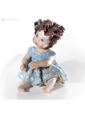 CRISTINA - Statuetta Capodimonte, pura eleganza in porcellana artigianale.