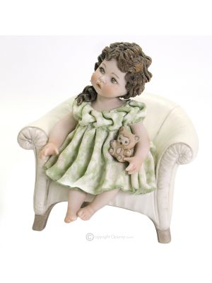 LISETTA - Capodimonte, statuetta elegante in porcellana pregiata e raffinata.