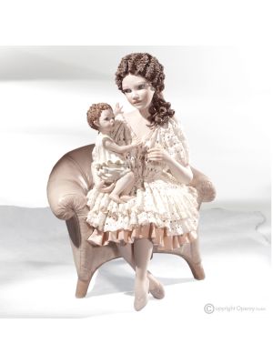 MOMENTI LIETI Porcellana di Capodimonte bambola mamma con bimbo, fascino romantico.