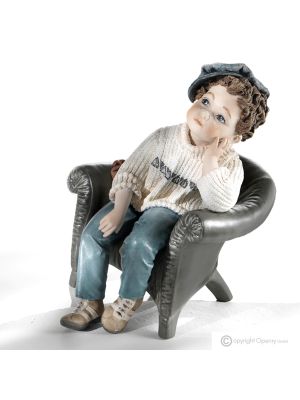 PIERO - Statuetta Capodimonte, ragazzo eleganza pura in porcellana pregiata e rara.