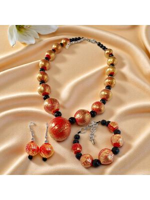 Elegante parure in vetro soffiato di Murano con foglia d’oro 24k: collana, bracciale e orecchini.