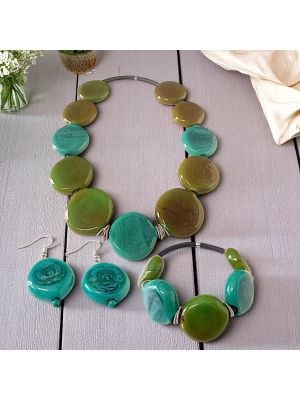 Set esclusivo di gioielli artigianali in vetro di Murano: collana, bracciale e orecchini.
