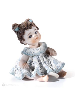 TEA - Statuetta Capodimonte, un pezzo d’arte in porcellana pregiata.