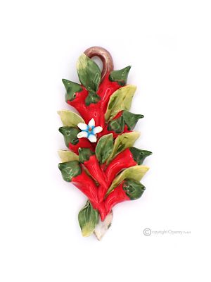 PEPERONCINI – Composizione da appendere in ceramica di Capodimonte, realizzata a mano