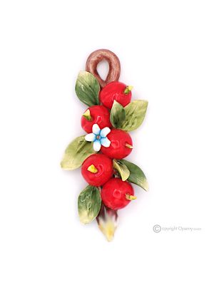 CILIEGIE – Composizione con frutta da appendere in ceramica di Capodimonte, fatto a mano