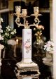 Candelabro 3 fiamme in pregiata ceramica, decorazioni floreali ed oro, realizzato a mano.
