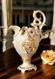 Anfora in ceramica artistica, con rose, cristalli Swarovski e dettagli oro, fatta a mano.