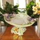 Alzata ovale, centrotavola in ceramica artistica, decorata con fiori e dettagli in oro, fatto a mano