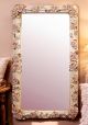 Specchiera in ceramica, decorata con rose, cristalli Swarovski e dettagli dorati, fatta a mano.
