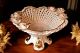 Alzata in ceramica di alta qualità, decorata con rose, cristalli e rifiniture dorate, fatta a mano.