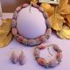Collana, bracciale e orecchini in un set esclusivo con vere perle in vetro di Murano.